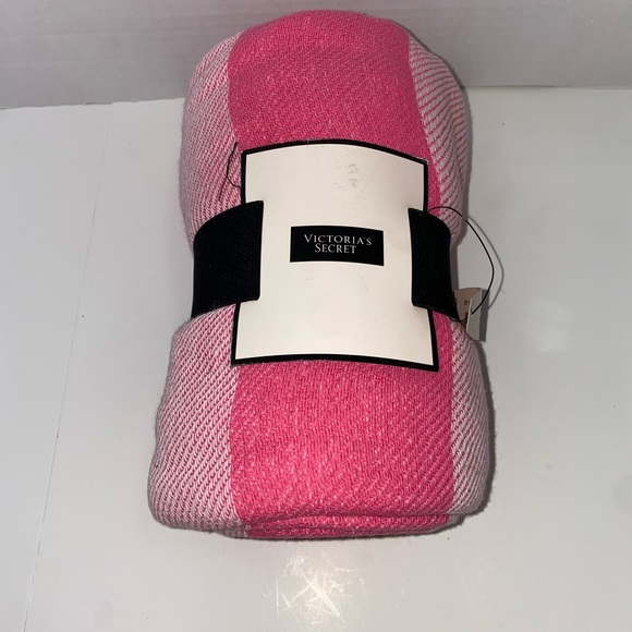 NWT Victoria Secret Blanket New - Picture 3 of 5